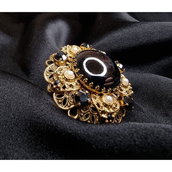 Vintage West Germany Signed  Brooch W/ Black Grey Glass Center & Faux Pearls - Picture 4 of 6